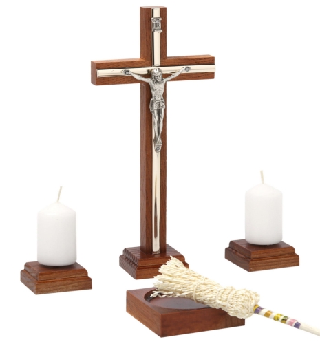 Komplet Kolędowy Drewniany Zestaw Kolędowy Ciemny Brąz Krzyż Lichtarze Miseczka Kropidło